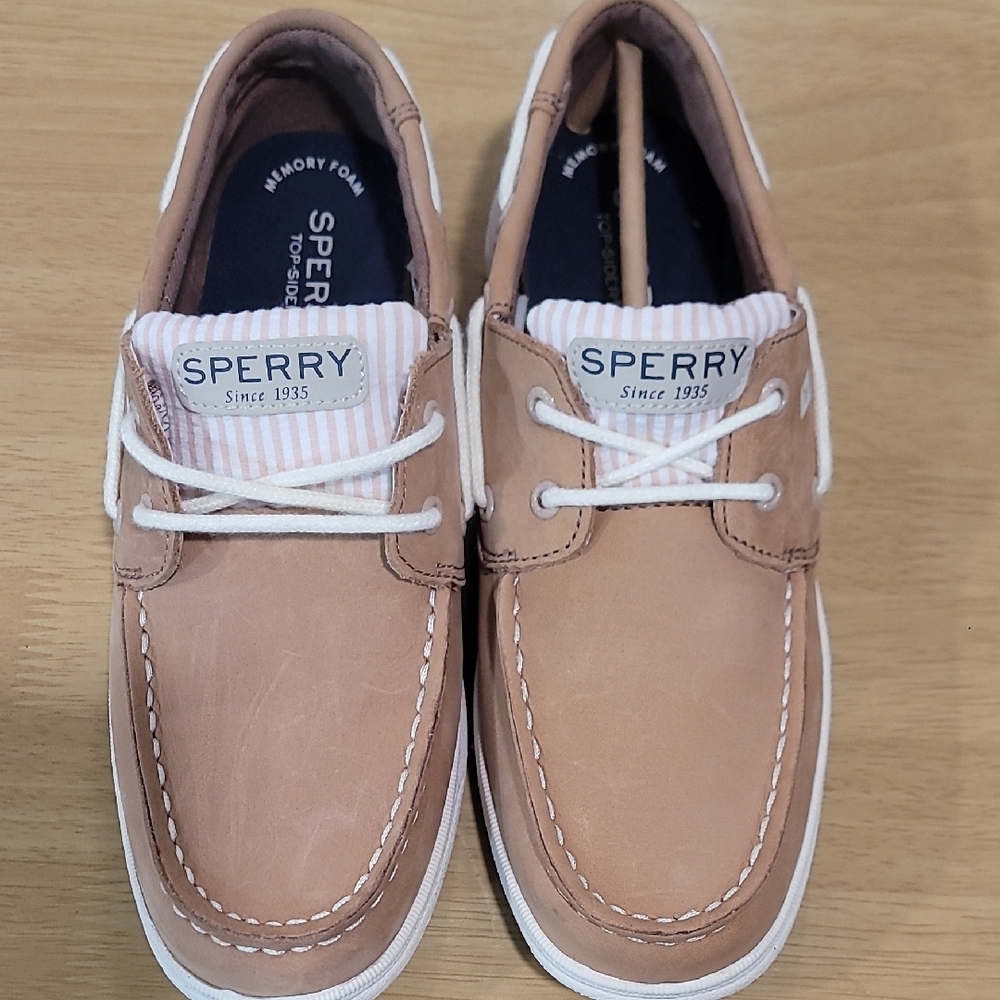 Sperry Tan Water Shoes with Classic Boat Shoe Design